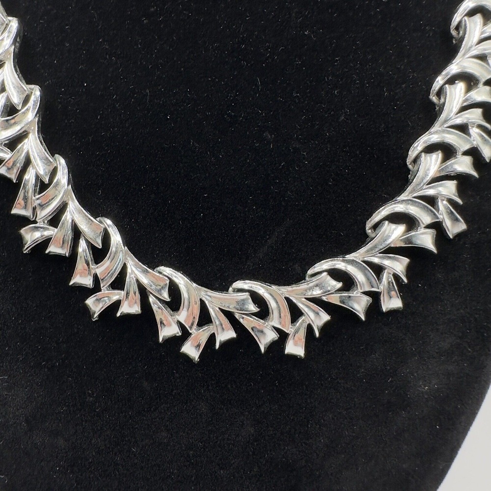 VINTAGE‎ Coro Necklace Choker Collar Silver Tone Leaf Chain Link Signed 17"